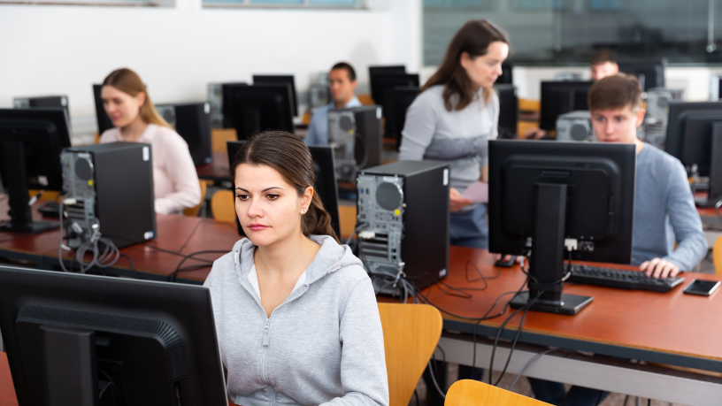 Com Teciomar Ábila, o desenvolvimento humano e a tecnologia caminham juntos na construção de um amanhã melhor.