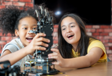 No ensino fundamental, a robótica fortalece competências essenciais desde as primeiras etapas, conforme explica Gustavo Adolfo Morceli Rodrigues.