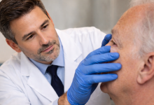 Haeckel Cabral Moraes explica os limites do reposicionamento mamário na mastopexia sem prótese.